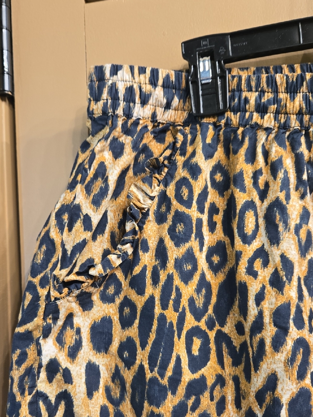 Damson Madder Leopard Shorts EU Size 18/ US Size 14 - Picture 6 of 10